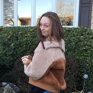 Meet your Posher, Alyssa